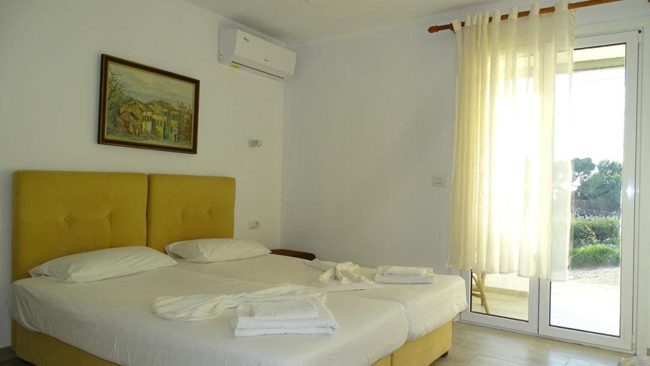 Petro'S Apartments Ksamil Esterno foto