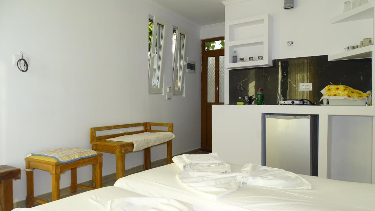 Petro'S Apartments Ksamil Esterno foto