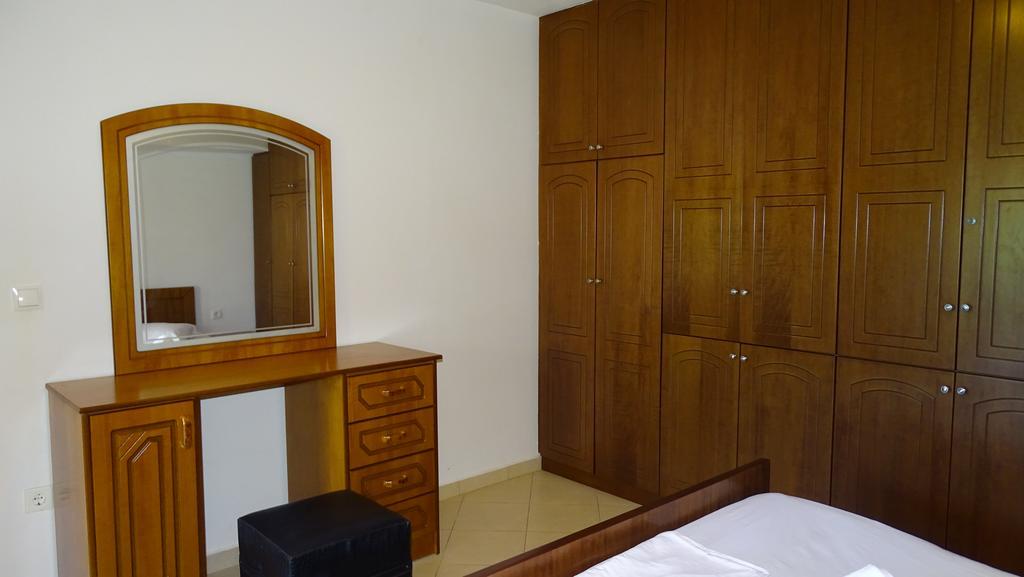 Petro'S Apartments Ksamil Esterno foto