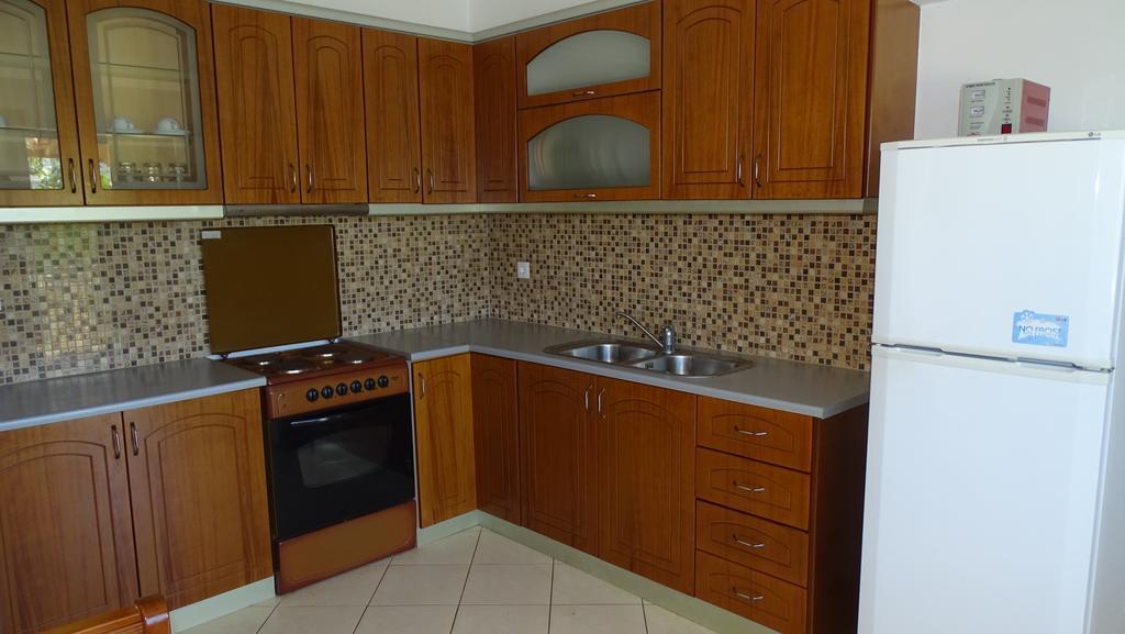 Petro'S Apartments Ksamil Esterno foto