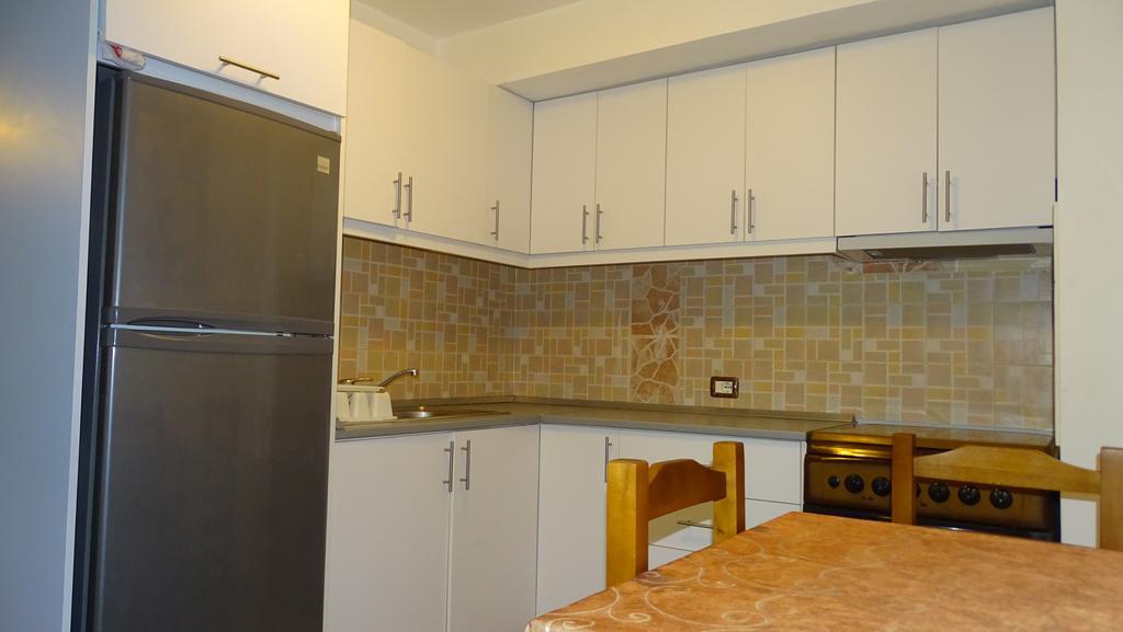 Petro'S Apartments Ksamil Esterno foto